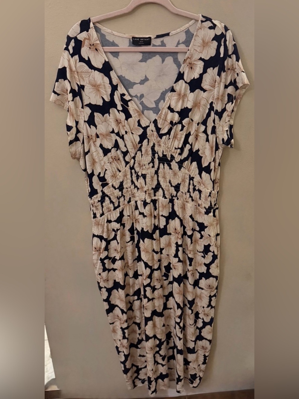 Lane Bryant Navy and Cream Floral V-Neck Ruched Midi Dress size 18/20